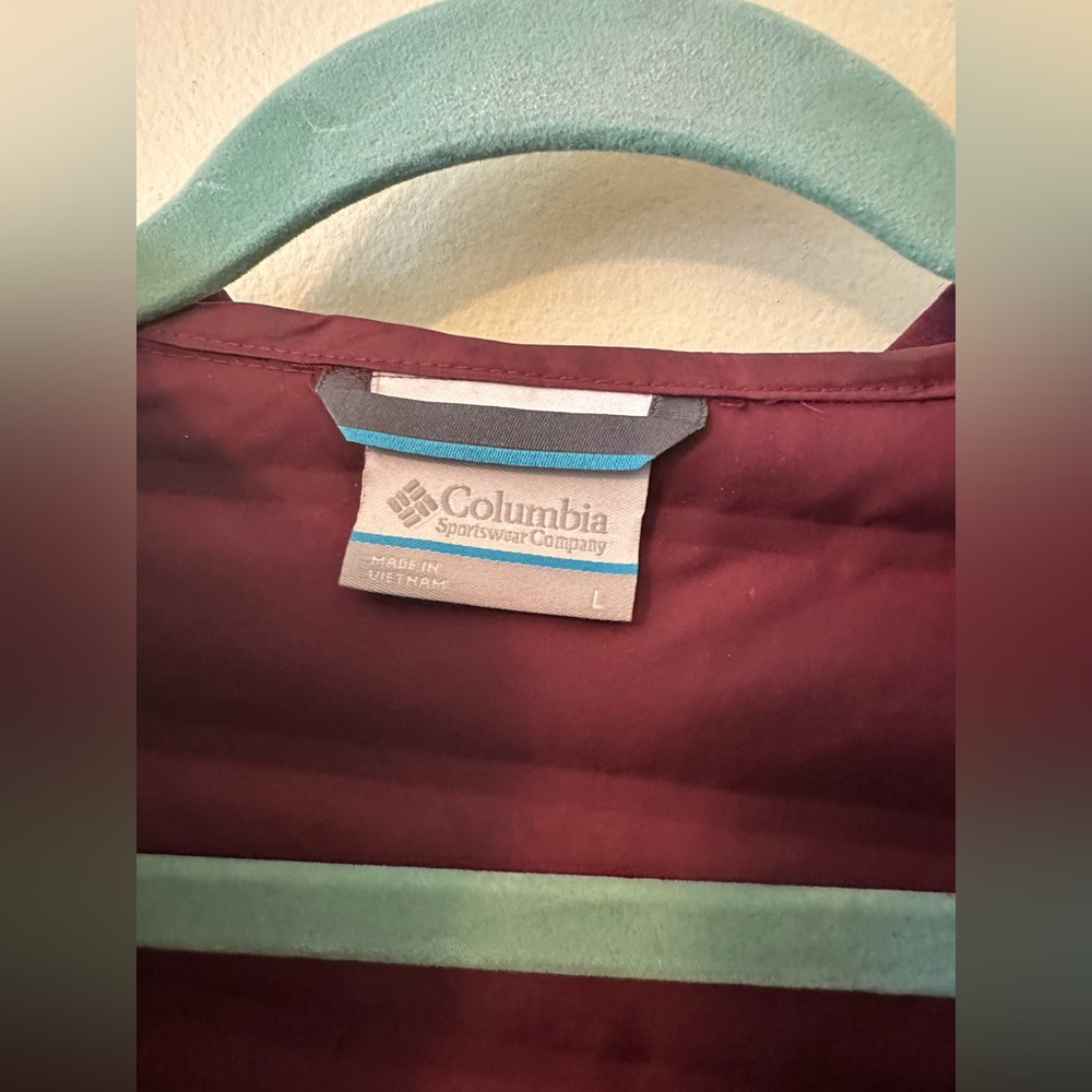 Columbia Puffer Jacket with Water-Resistant Finish - Picture 9 of 11